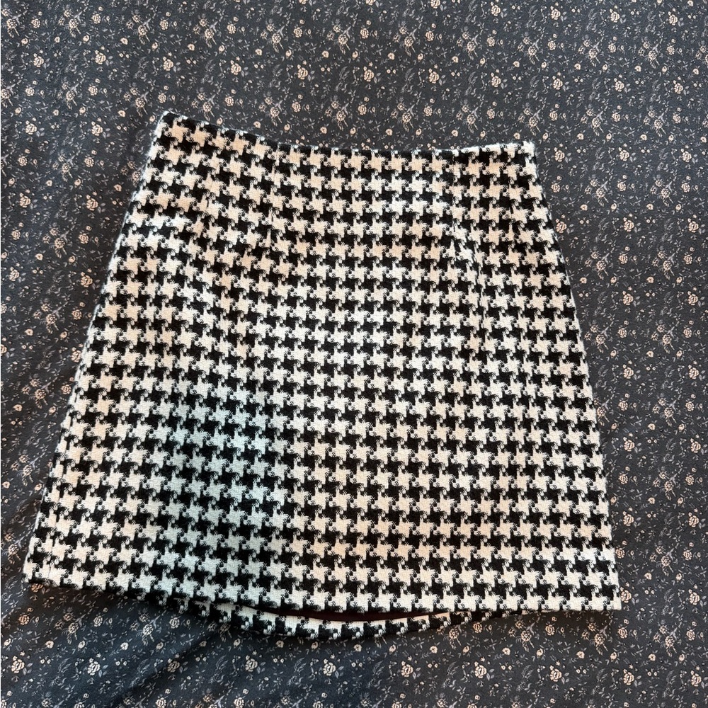JG Hook Vintage Black & White Houndstooth Mini Skirt